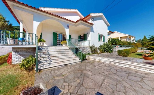 Villa in São João dos Montes, Lisbon, Portugal 1