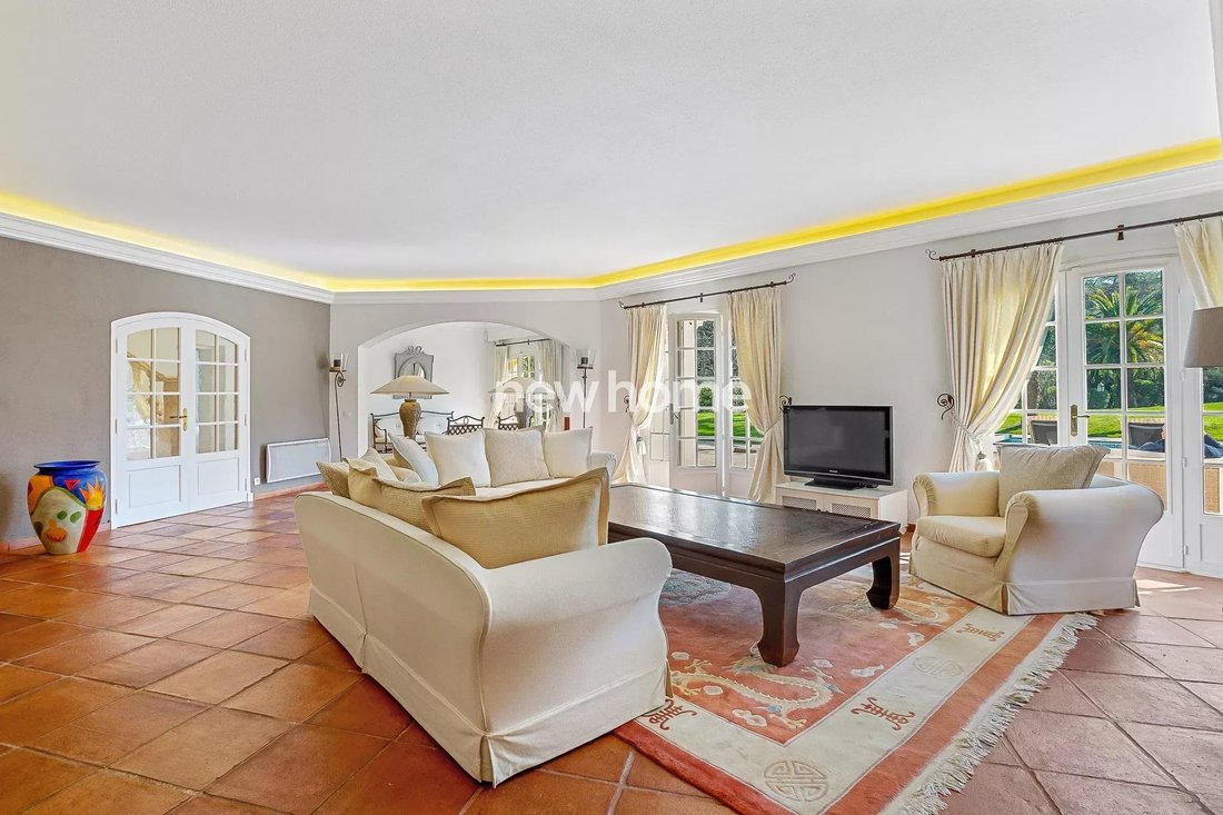 Villa in Mougins, Provence-Alpes-Côte d'Azur, France 5 - 17622876