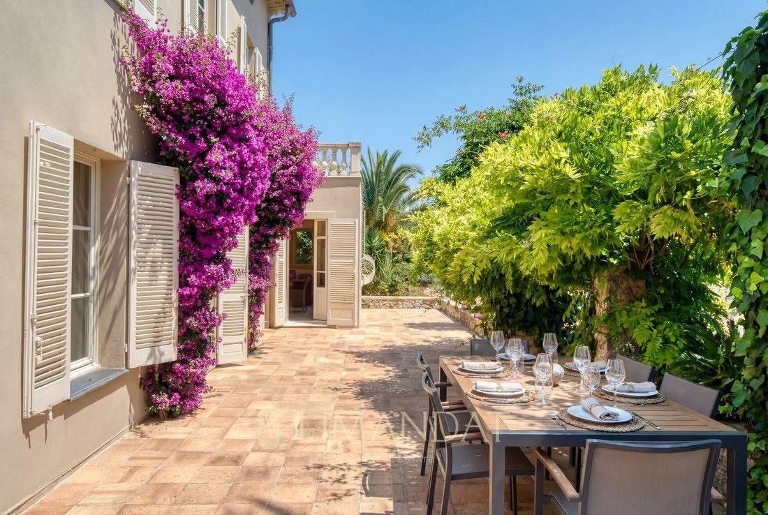 Villa in Mougins, Provence-Alpes-Côte d'Azur, France 2 - 15970579