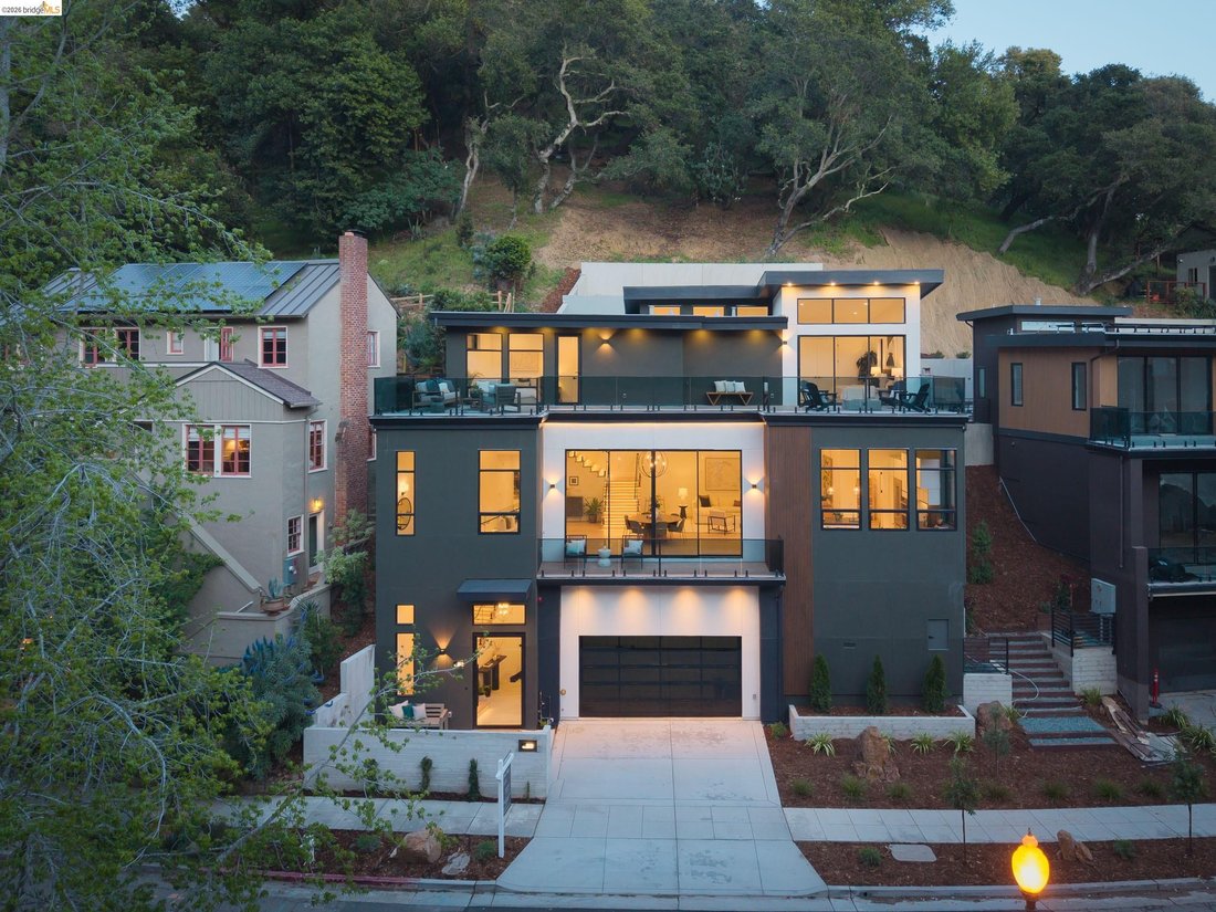 House in Oakland, California, United States 1 - 17620025