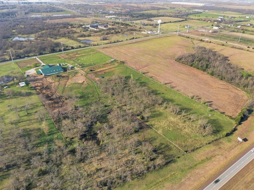 Farm Ranch in De Soto, Kansas, United States 1 - 17460121
