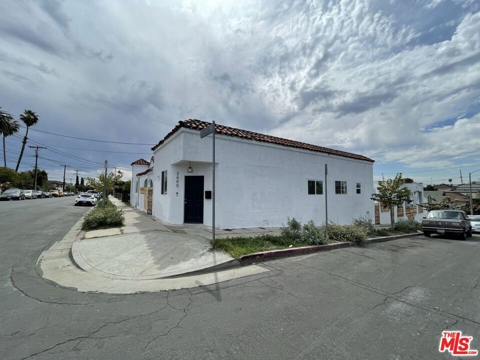 Los Angeles, California, United States 4 - 17621067