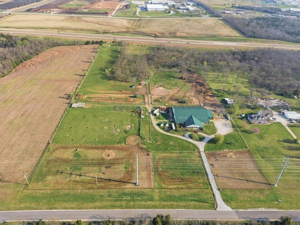 Farm Ranch in De Soto, Kansas, United States 2 - 17460121