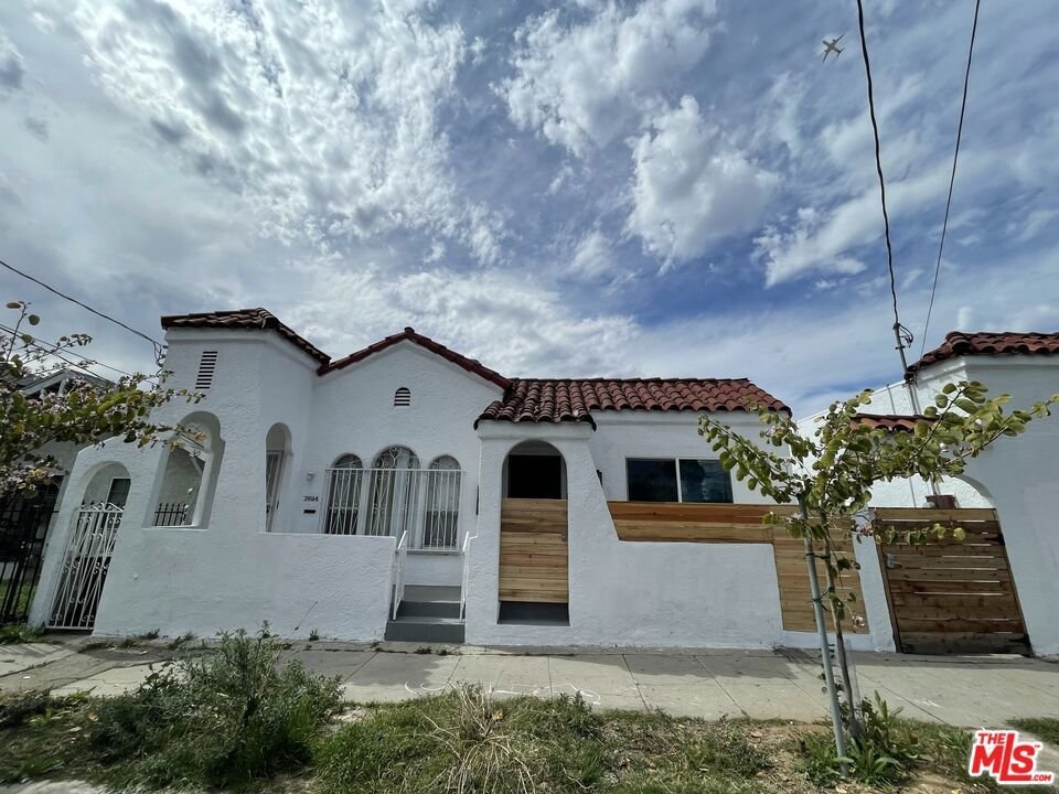 Los Angeles, California, United States 1 - 17621067
