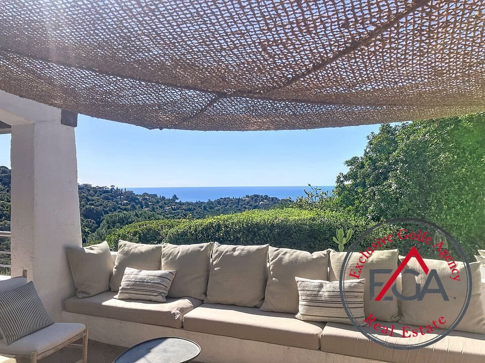 Villa in La Croix-Valmer, Provence-Alpes-Côte d'Azur, France 2 - 17624504