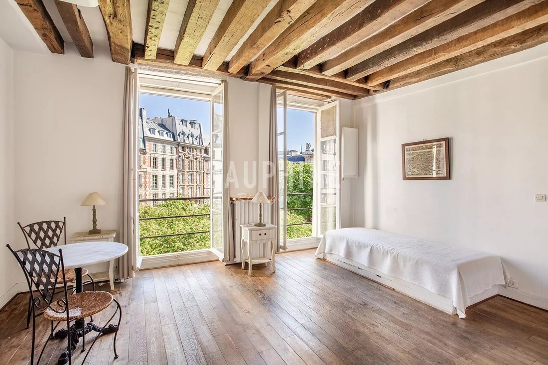 Apartment in Paris 1er Arrondissement, Paris, France 2 - 17619931