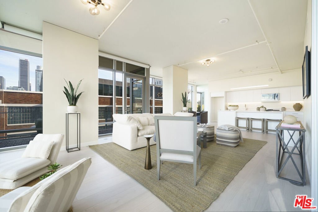 Condo in Los Angeles, California, United States 5 - 17621036