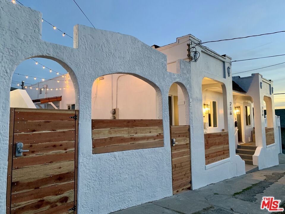 Los Angeles, California, United States 5 - 17621067