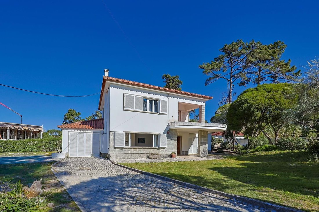 Villa in Colares, Lisbon, Portugal 1 - 17620177