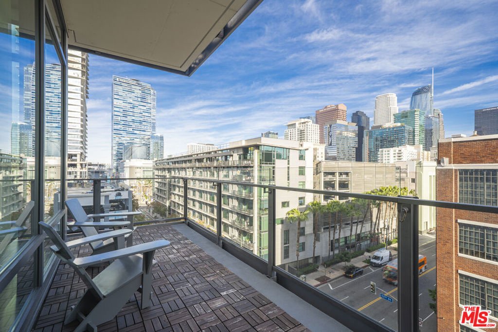 Condo in Los Angeles, California, United States 1 - 17621036