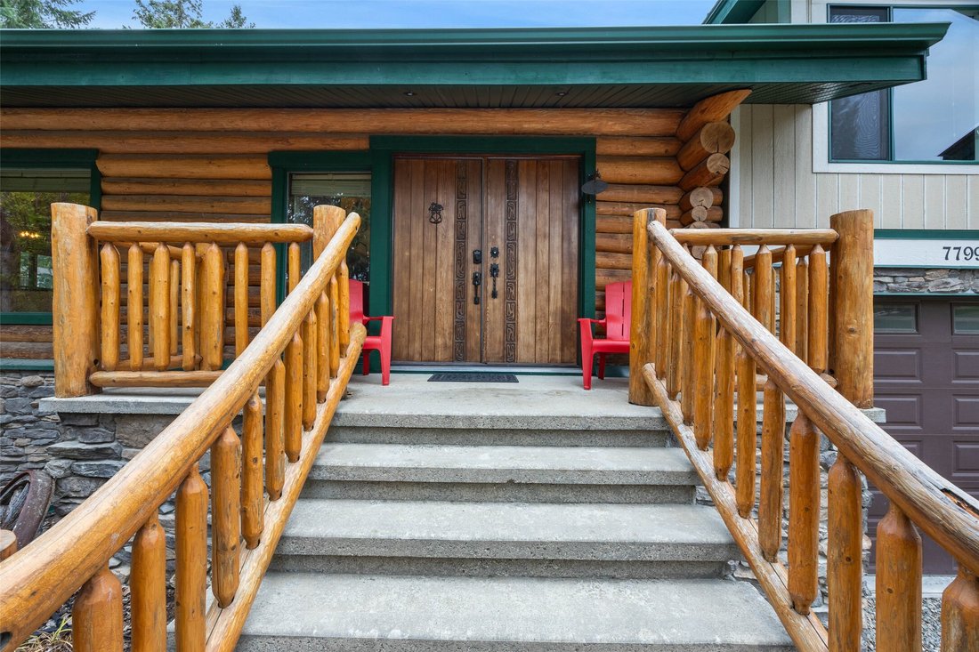 House in Anglemont, British Columbia, Canada 2 - 17622641