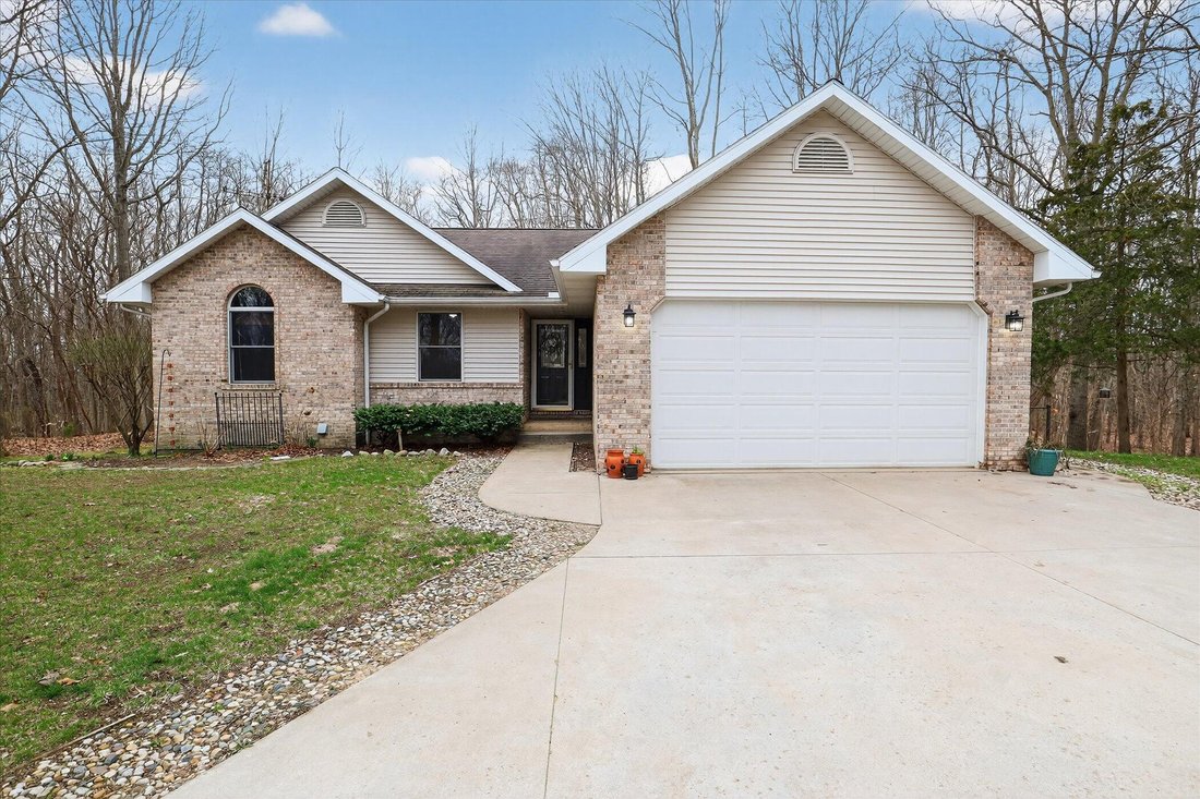 House in Sawyer, Michigan, United States 1 - 17622581