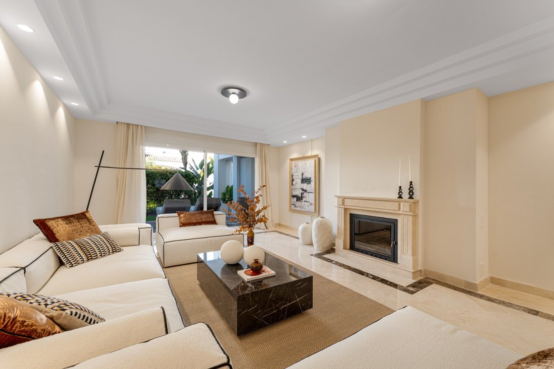 Apartment in Marbella, Andalusia, Spain 2 - 17619943