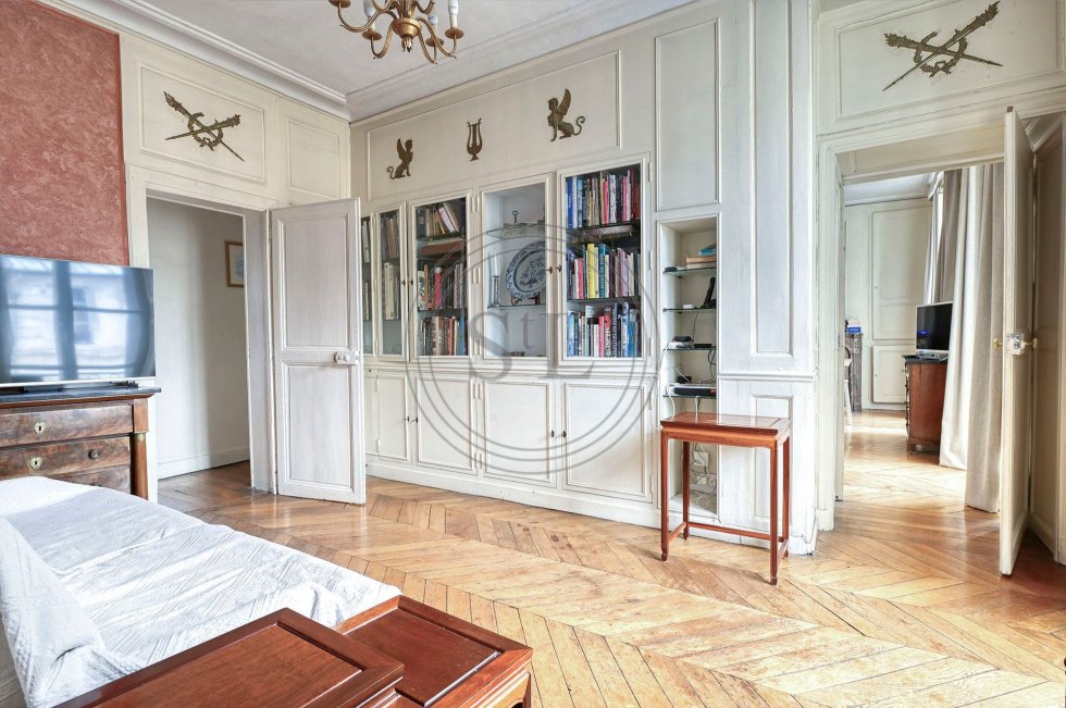 Apartment in Domaine National du Château, Versailles, France 1 - 17622356