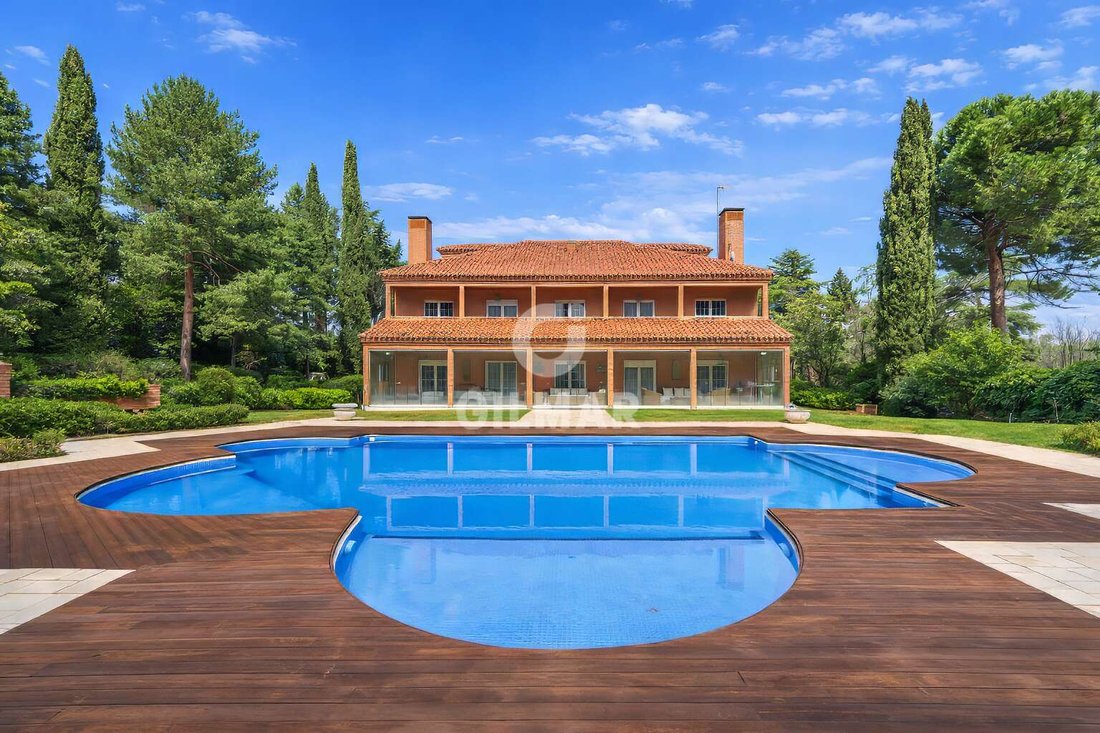 Villa in Somosaguas, Pozuelo de Alarcon, Comunidad de Madrid 1 - 17622498