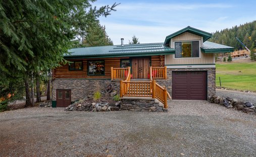 House in Anglemont, British Columbia, Canada 1