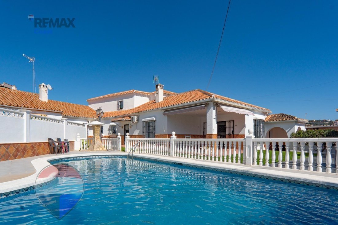 Villa in Rincon de la Victoria, Andalusia, Spain 1 - 17622707