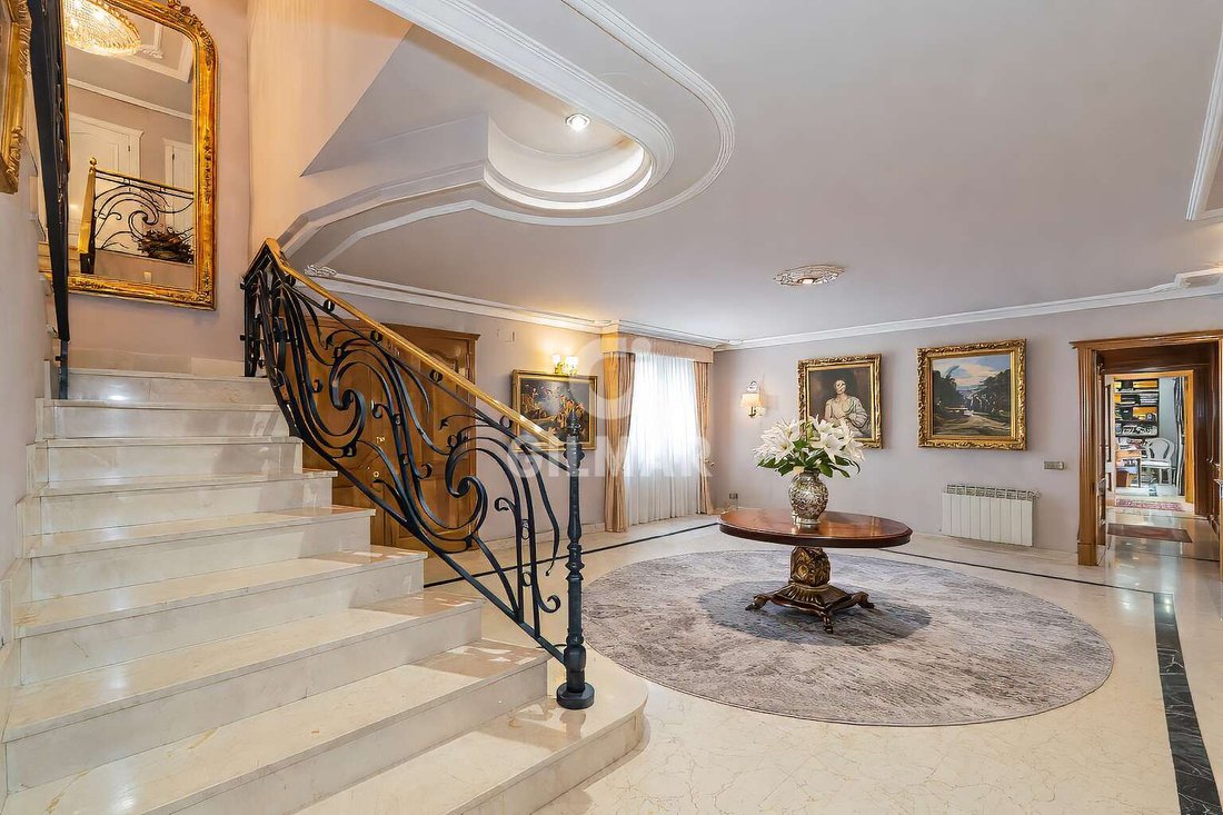 Villa in Somosaguas, Pozuelo de Alarcon, Comunidad de Madrid 4 - 17622498