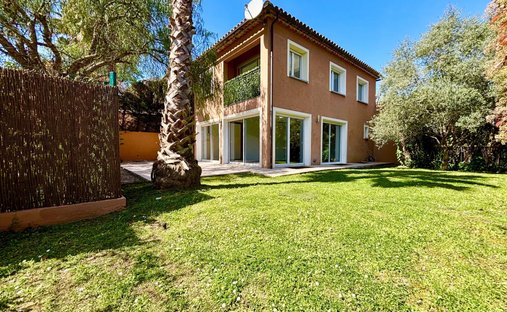 Villa in Les Groules-Les Breguieres, Antibes, France 1