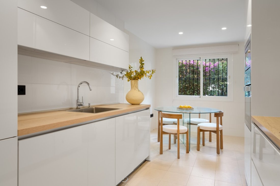 Apartment in Marbella, Andalusia, Spain 3 - 17619943