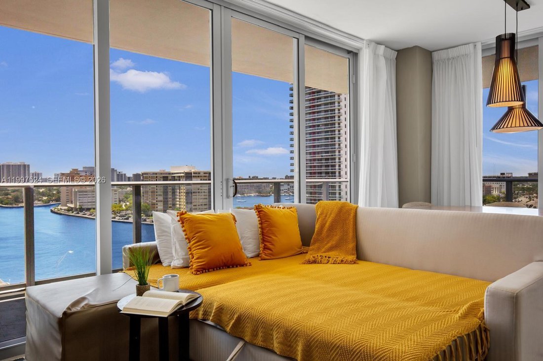 Hollywood, Florida, United States 1 - 17621427