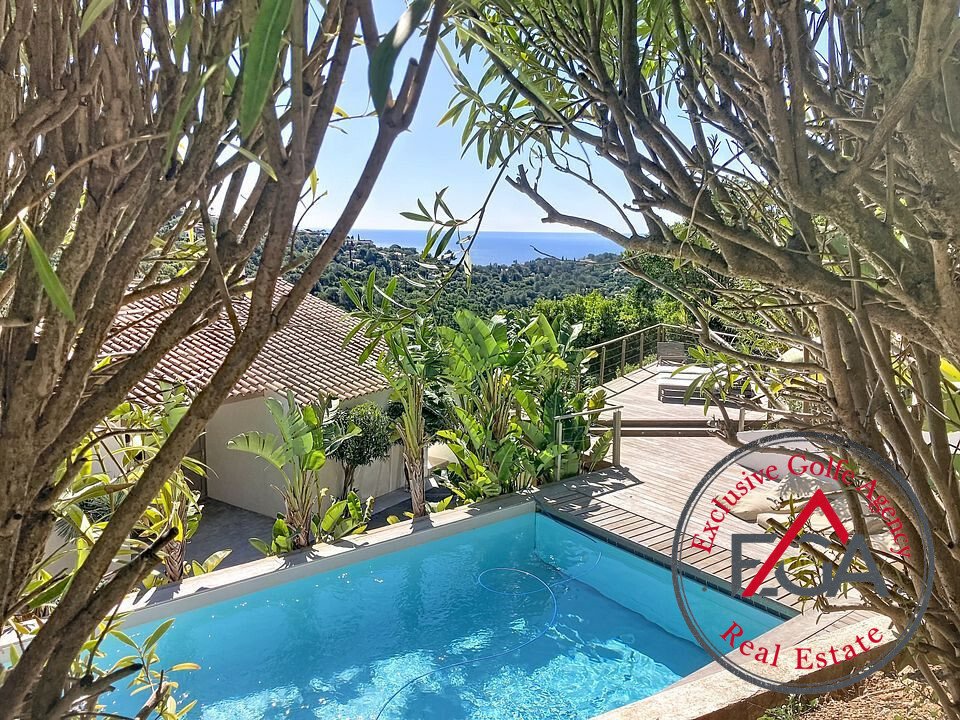 Villa in La Croix-Valmer, Provence-Alpes-Côte d'Azur, France 1 - 17624504