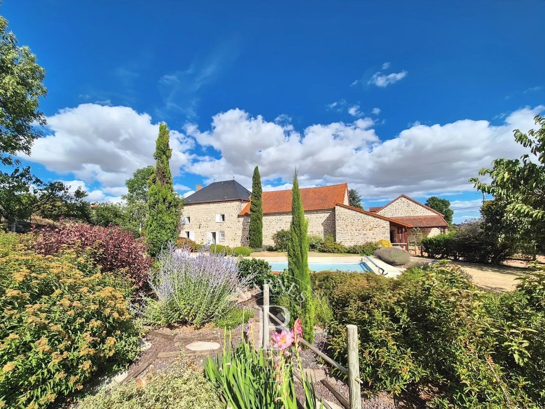 House in Champs, Auvergne-Rhône-Alpes, France 1 - 17619893