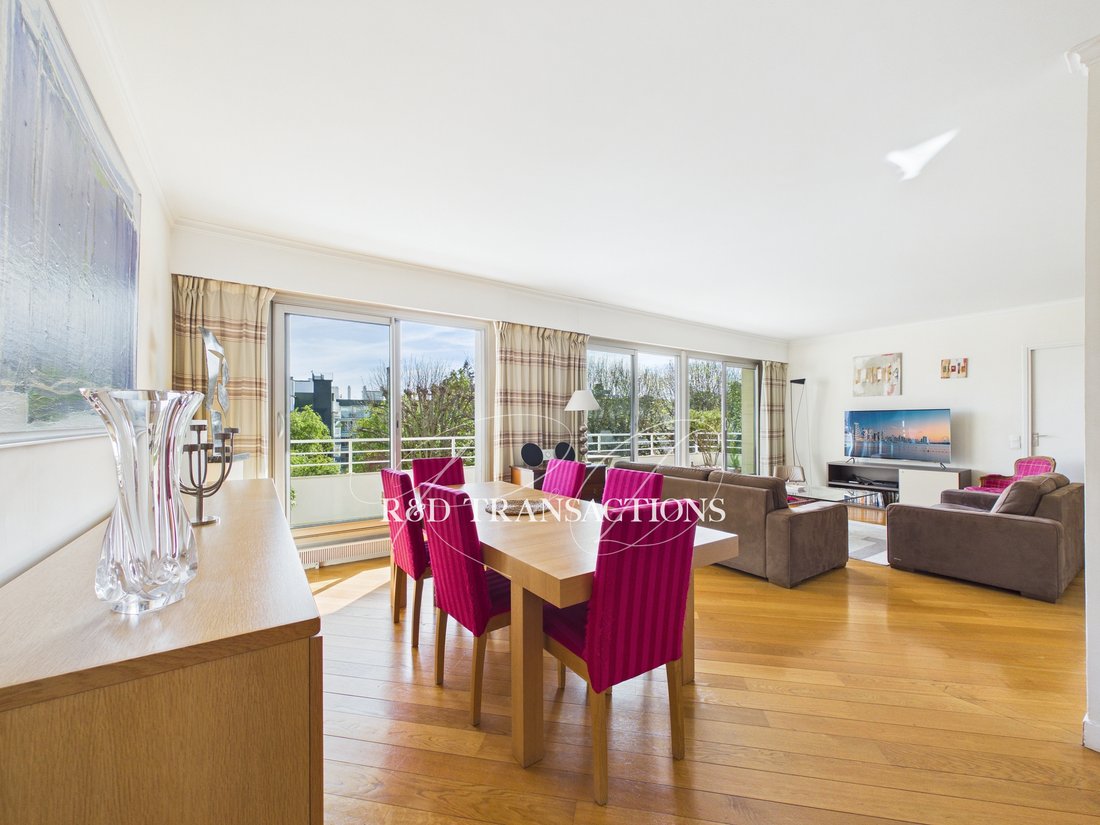 Apartment in Saint-Cloud, Ile-de-France, France 3 - 17622433
