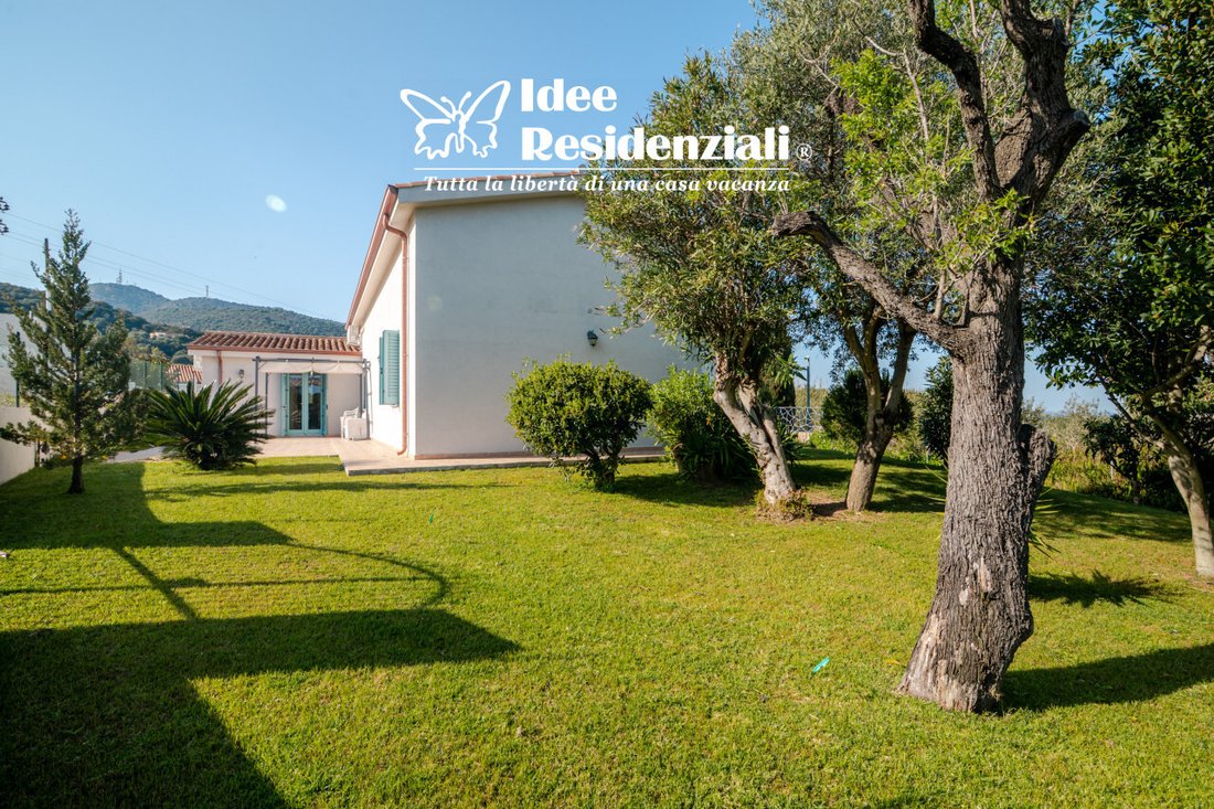 Villa in Peripheral Fractions, Olbia, Sardinia 1 - 17622939