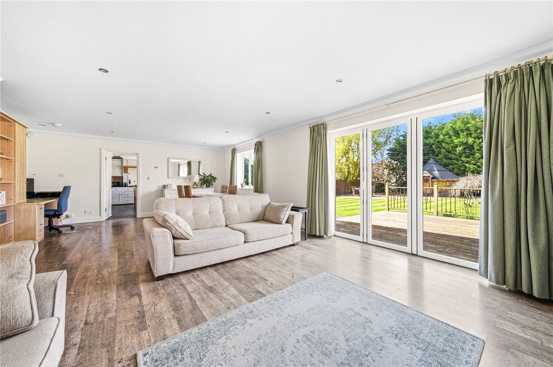 Bungalow in West End, Surrey Heath, England 5 - 17620641