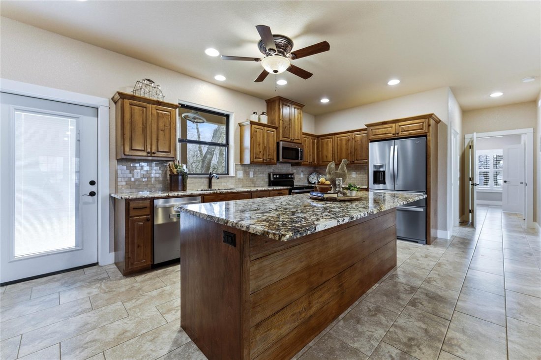 House in La Vernia, Texas, United States 4 - 17621311