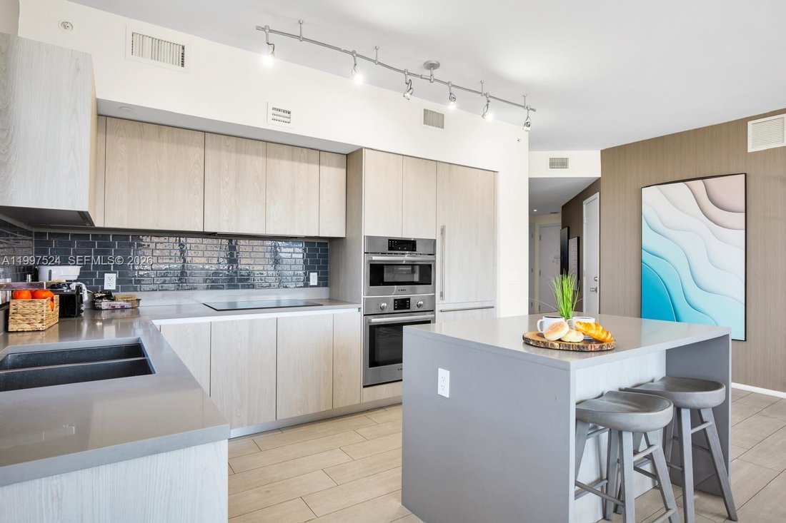 Hollywood, Florida, United States 3 - 17621427