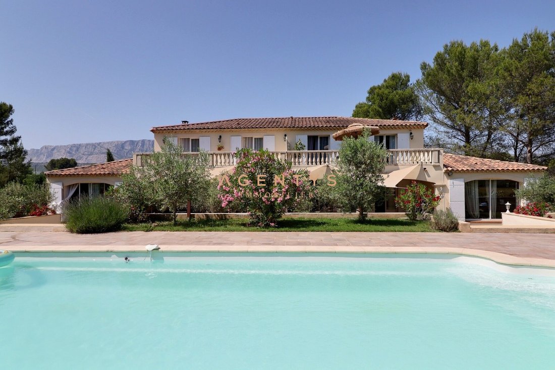 Country House in Rousset, Provence-Alpes-Côte d'Azur, France 2 - 17624489