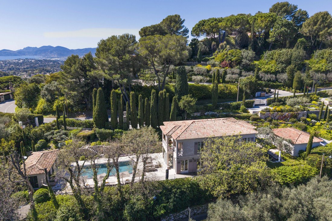 Villa in Mougins, Provence-Alpes-Côte d'Azur, France 1 - 17622753