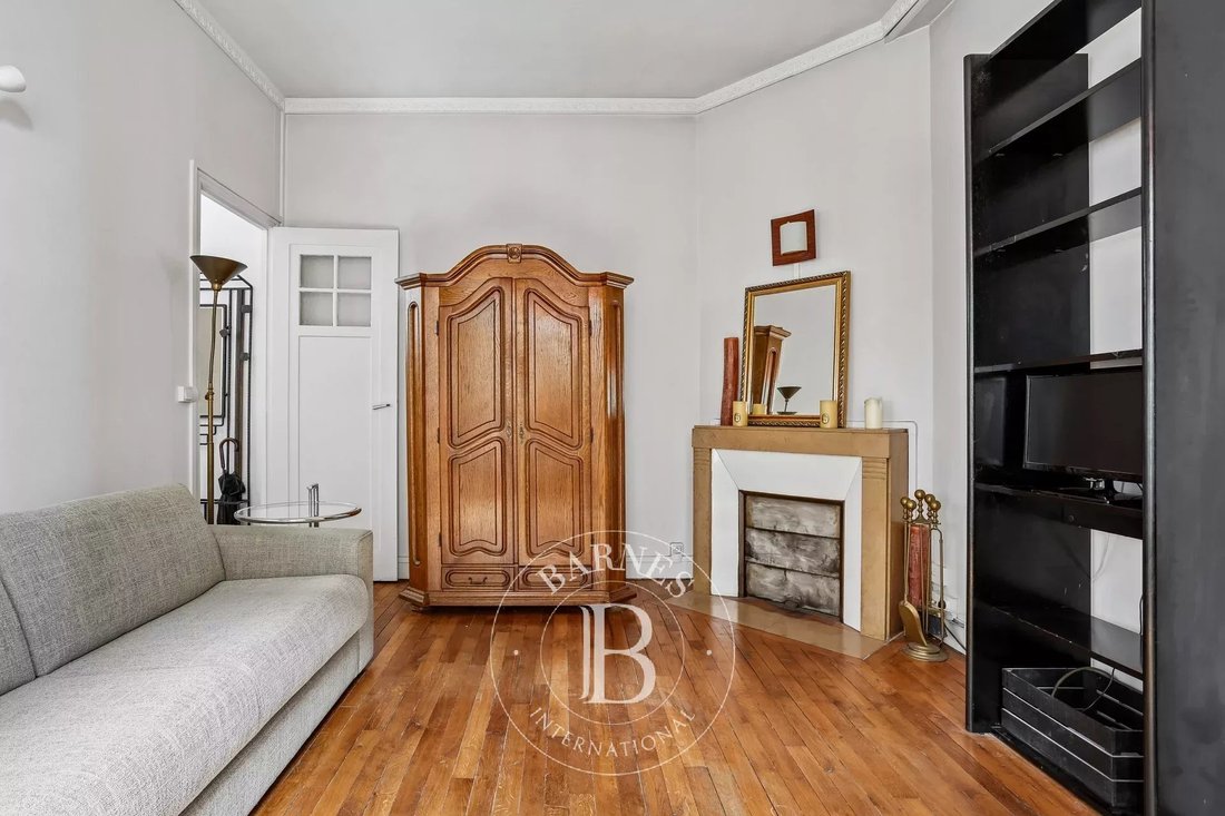 Apartment in Saint Thomas d'Aquin, Paris 7e Arrondissement, Paris 4 - 17622749