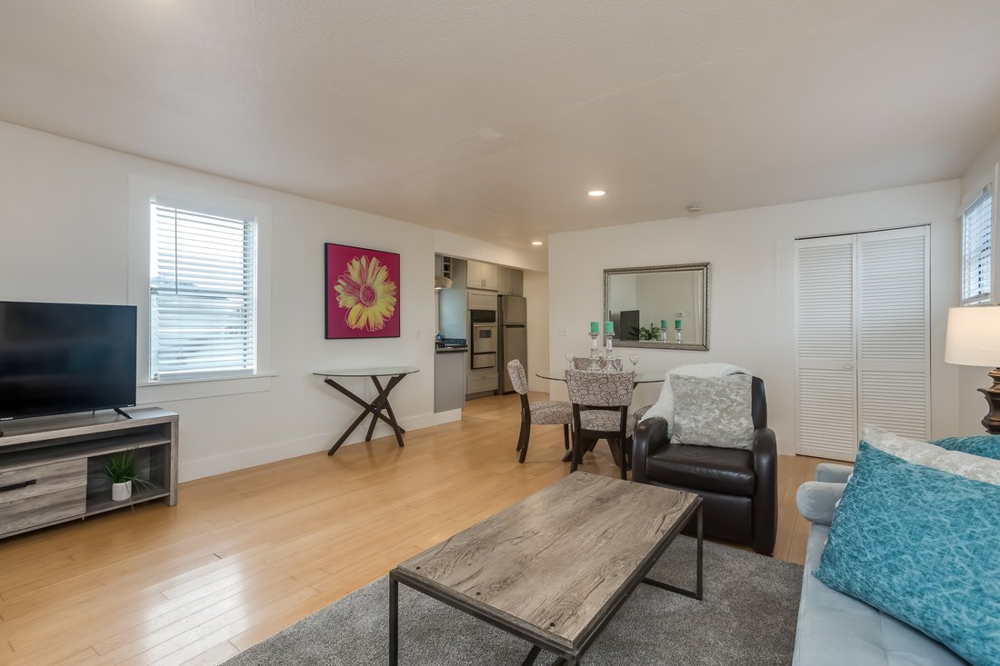 Apartment in Oakland, California, United States 5 - 17620150
