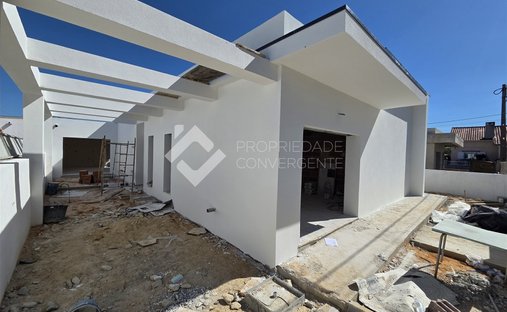 House in Fernao Ferro, Setubal, Portugal 1