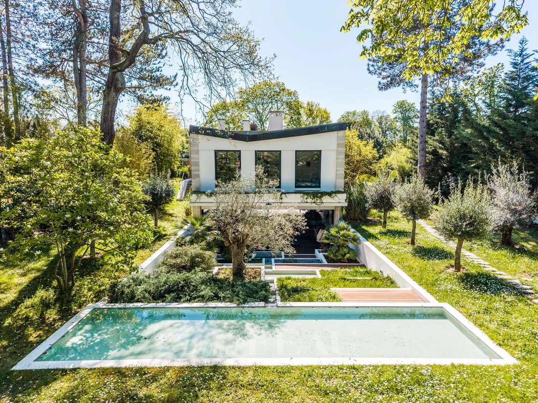 House in Le Vésinet, Ile-de-France, France 2 - 17396067