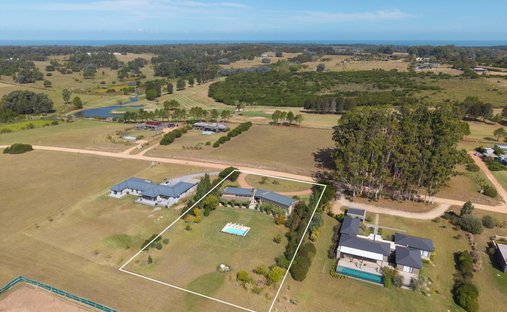 House in Chacras del Golf, Maldonado Department, Uruguay 1