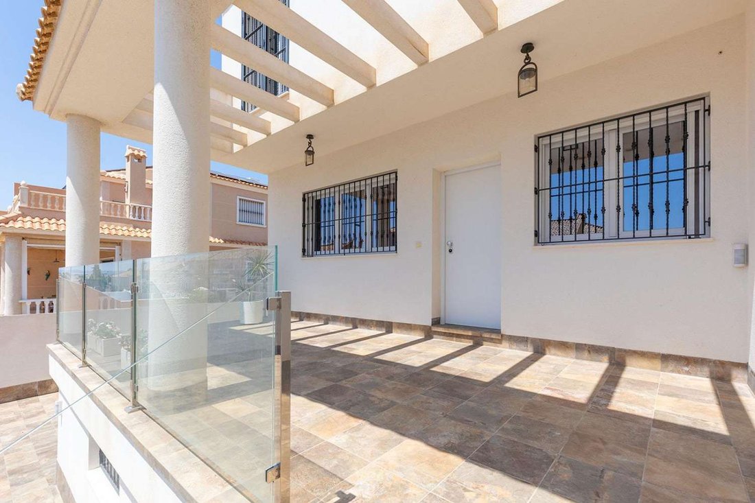 Villa in Torrevieja, Valencian Community, Spain 4 - 17622539