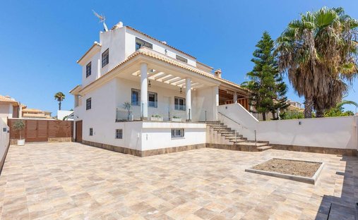Villa in Torrevieja, Valencian Community, Spain 1