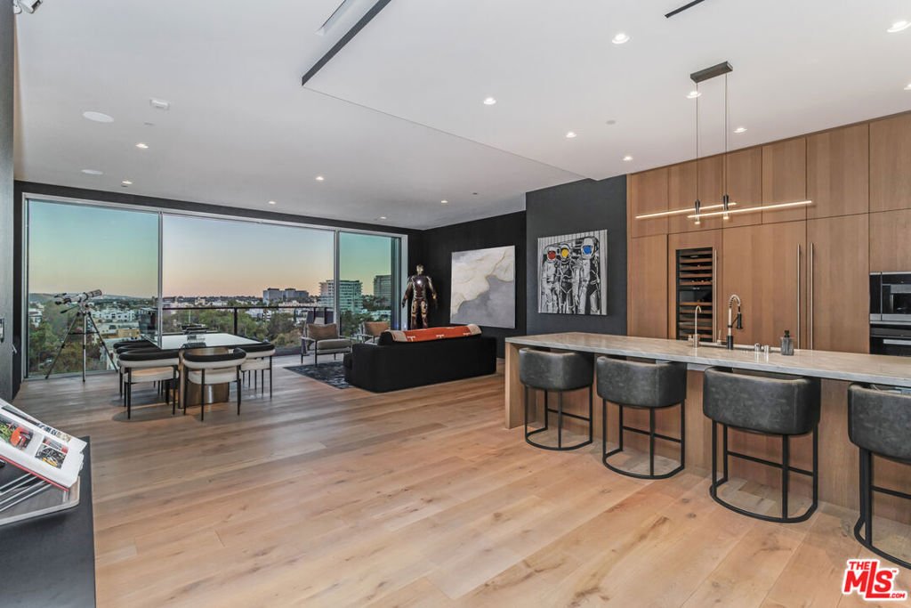 Condo in West Hollywood, California, United States 2 - 17621077