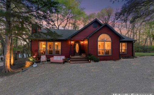 House in Shell Knob, Missouri, United States 1