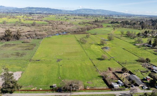 Land in Sebastopol, California, United States 1