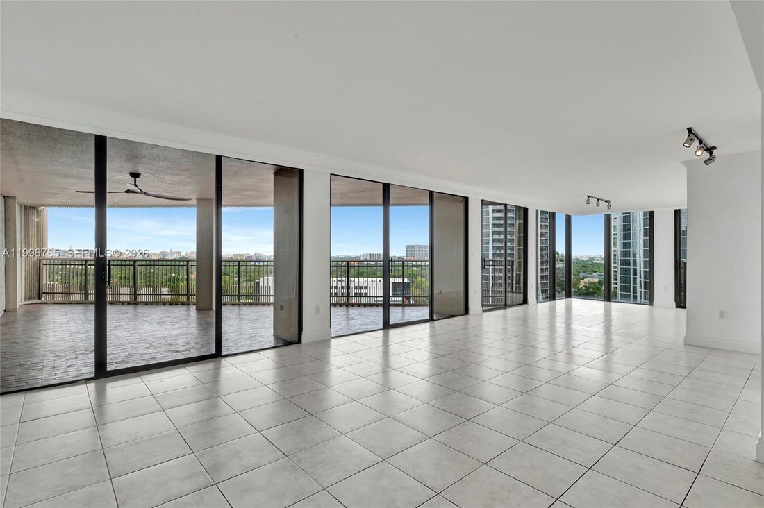 Condo in Miami, Florida, United States 2 - 17621450