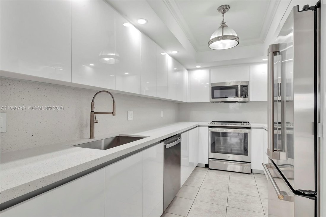 Condo in Miami, Florida, United States 5 - 17621450