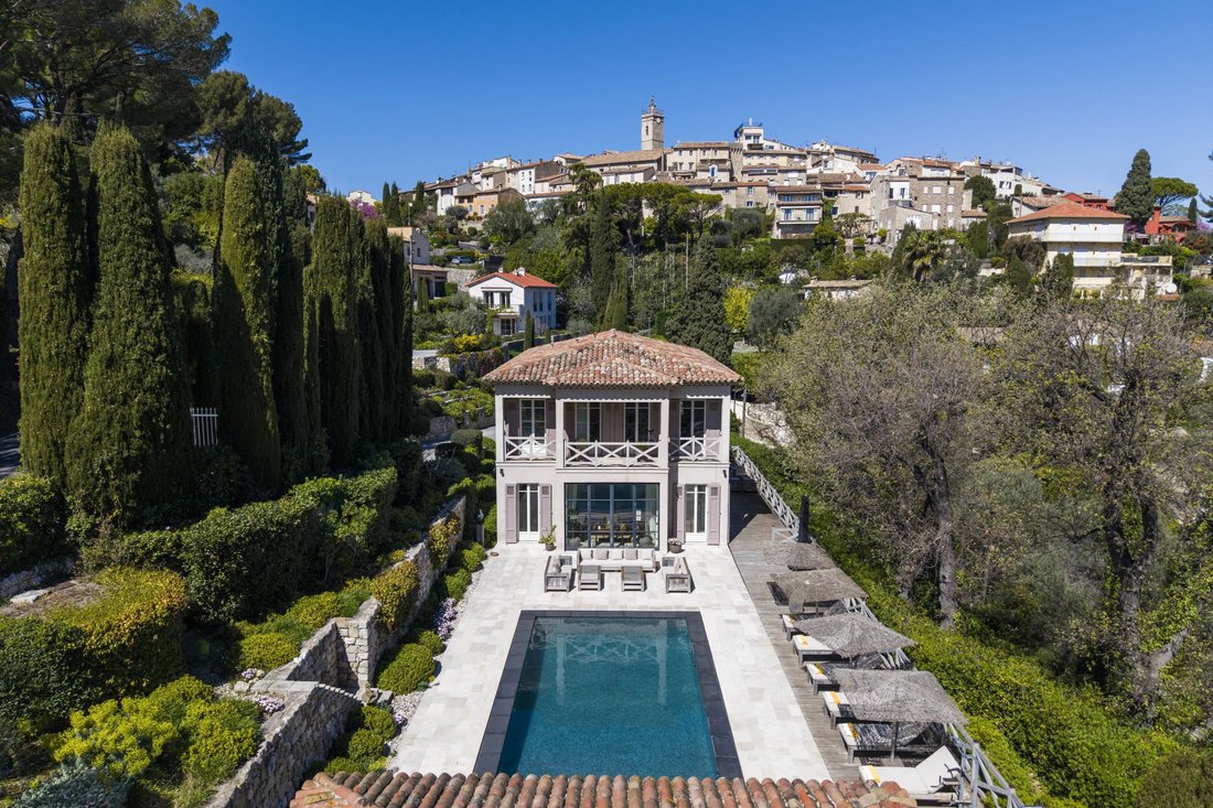 Villa in Mougins, Provence-Alpes-Côte d'Azur, France 2 - 17622753