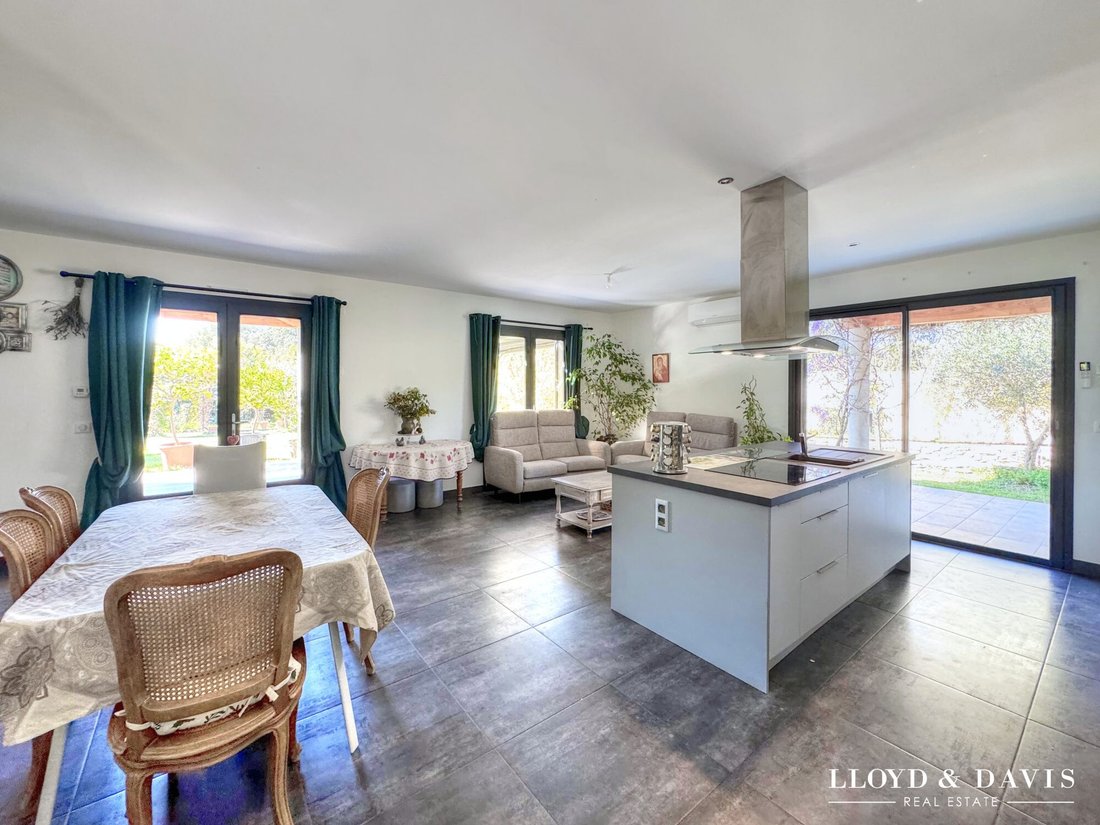 House in Uzès, Occitania, France 4 - 17624609