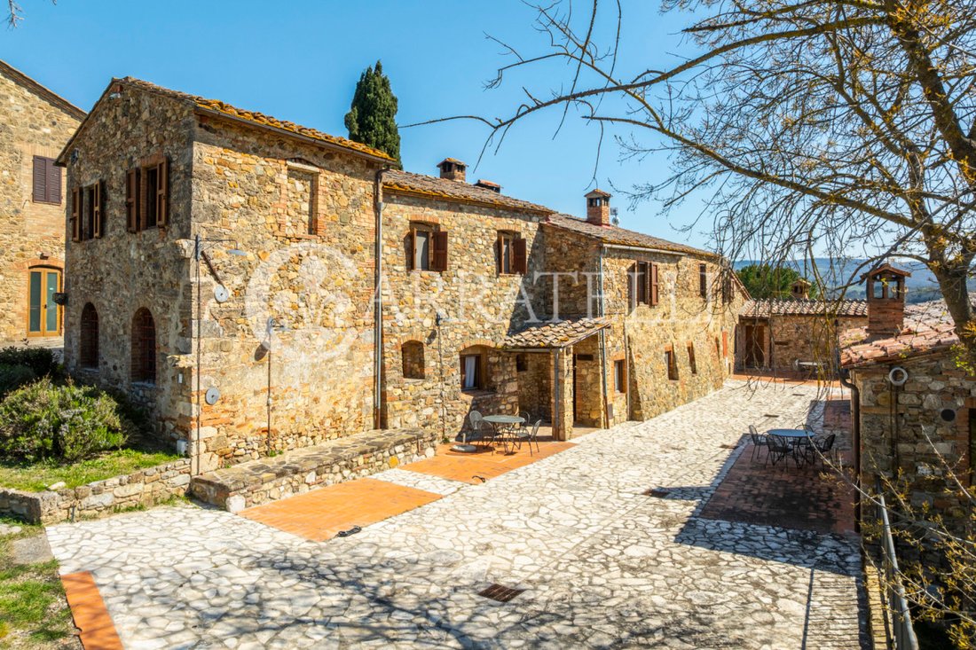Country House in Poggibonsi, Tuscany, Italy 2 - 17621228