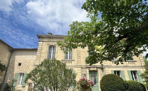 House in Targon, Nouvelle-Aquitaine, France 1